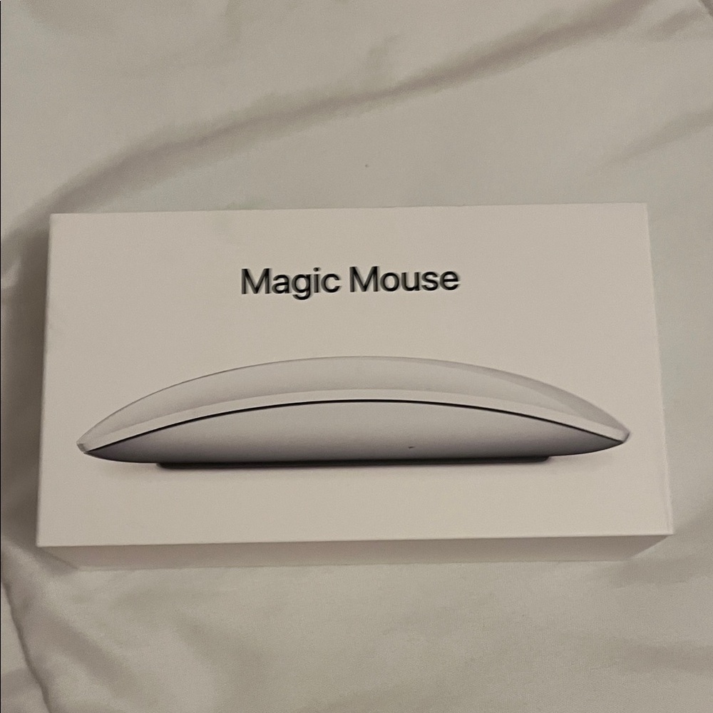 Apple Magic Mouse in Sleek White